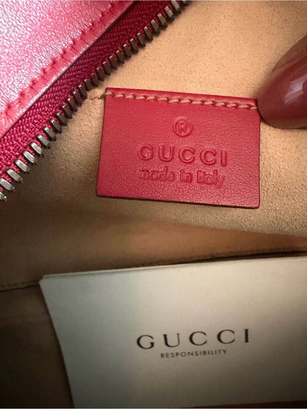 Gucci Red Marmont Matelassé Leather Camera Bag - Picture 7 of 9